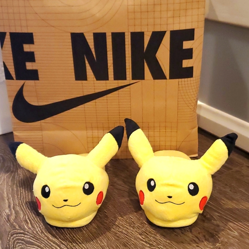 POKEMON Pikachu Slippers